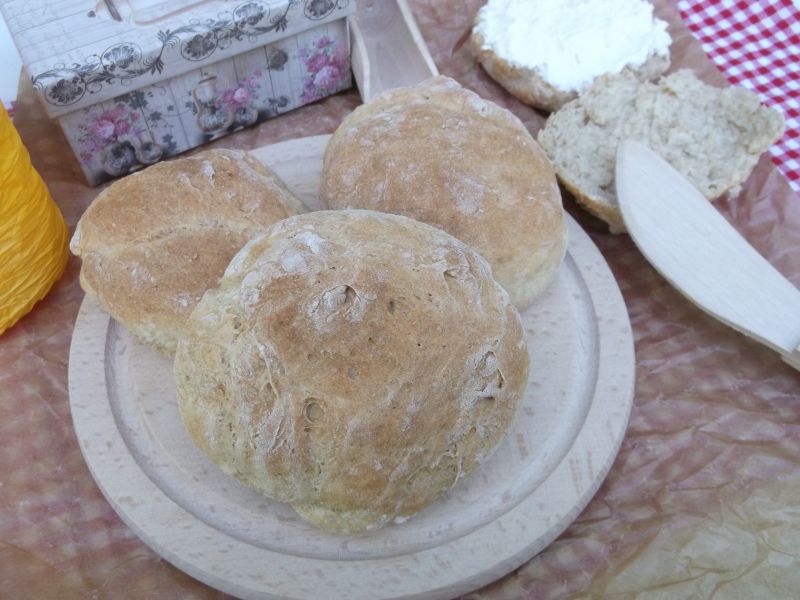 Bułki pszenno-orkiszowe na jogurcie naturalnym