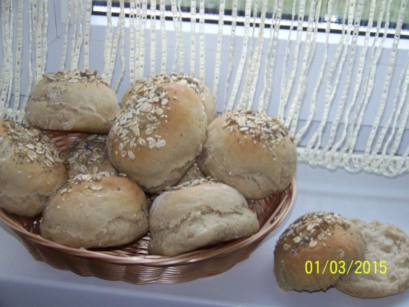 Bułki pszenno- orkiszowe z ziarnami