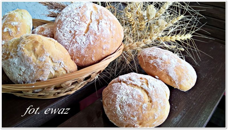 Bułki pszenno - żytnie na lnianym oleju