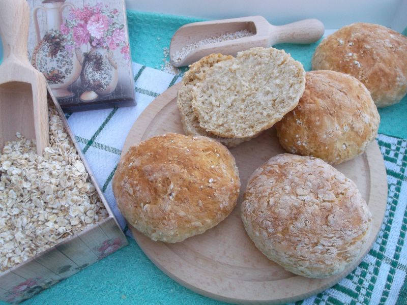 Bułki z amarantusem i płatkami owsianymi