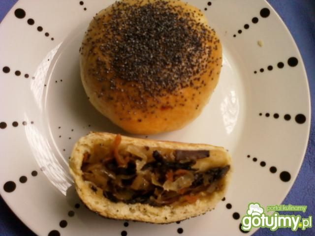 Bułki z nadzieniem z kiszonej kapusty Bułki z nadzieniem z kiszonej kapusty