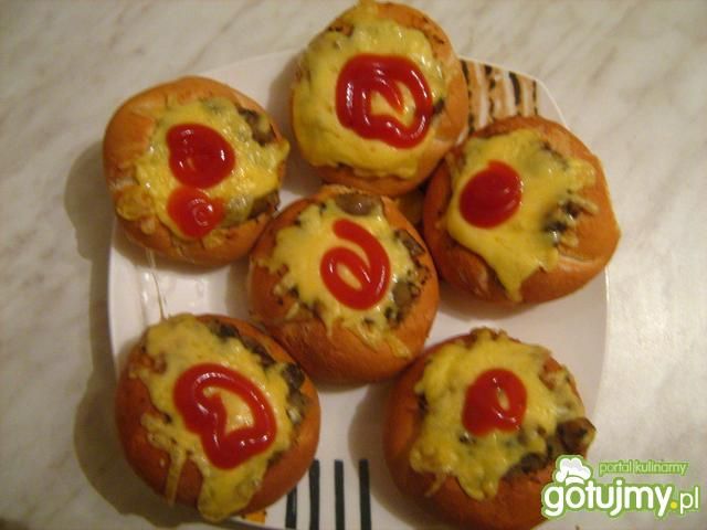 Bułki z pieczarkami