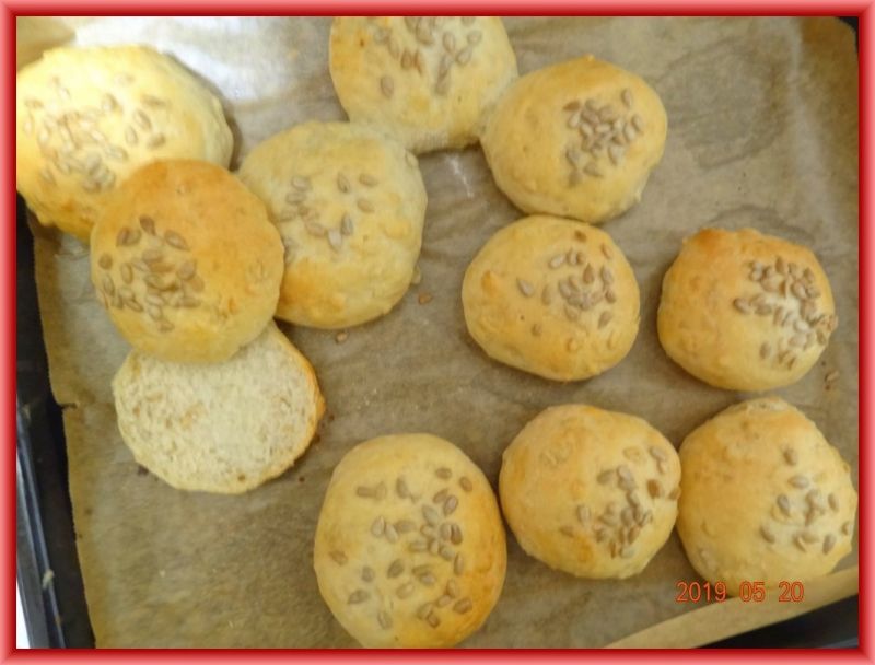 Bułki z płatkami owsianymi Bułki z płatkami owsianymi