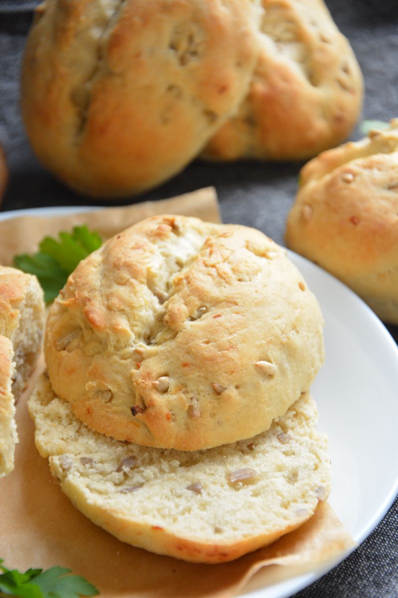 Bułki z topinamburem i słonecznikiem Bułki z topinamburem i słonecznikiem