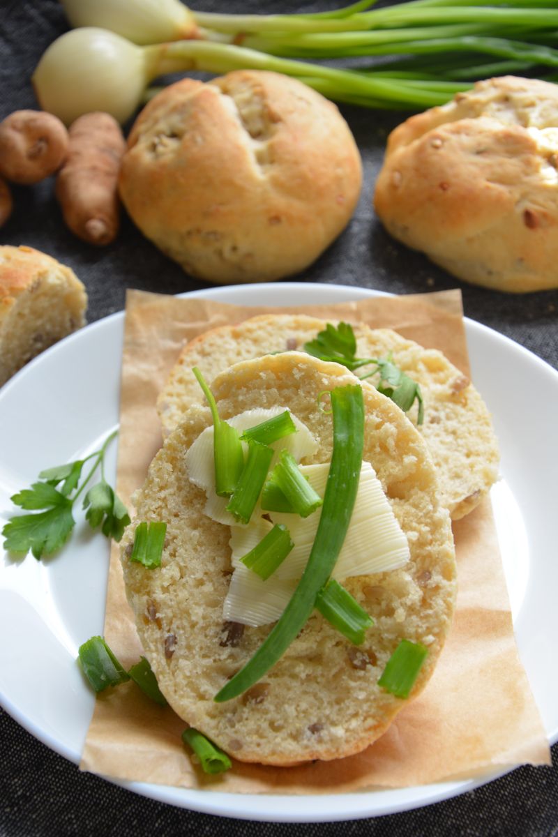 Bułki z topinamburem i słonecznikiem Bułki z topinamburem i słonecznikiem