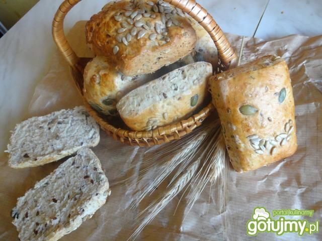 Bułki z ziarnami