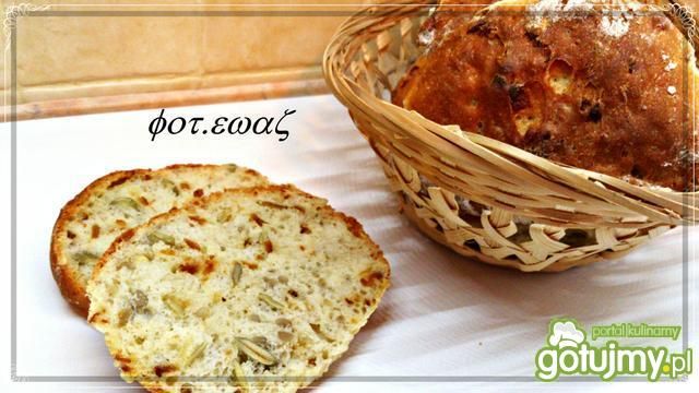 Bułki z ziarnami i prażoną cebulką