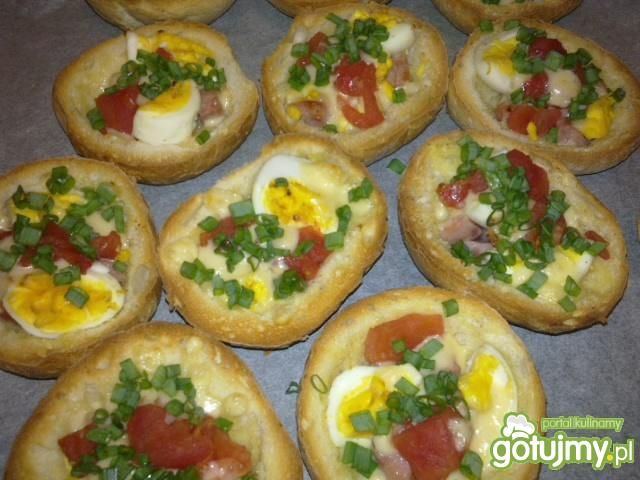 Bułki zapiekane z jajkiem Bułki zapiekane z jajkiem