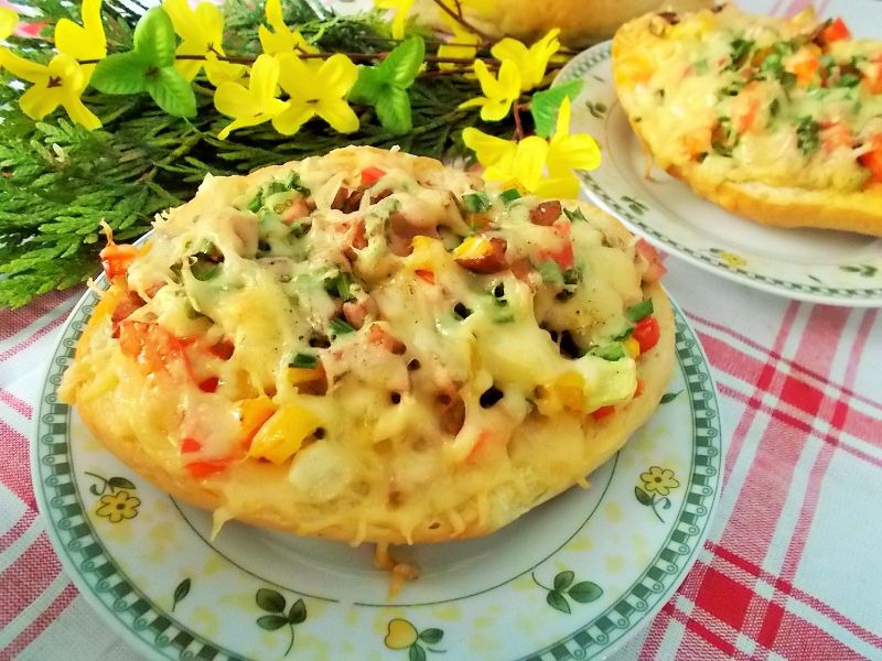 Bułkowe zapiekanki Bułkowe zapiekanki