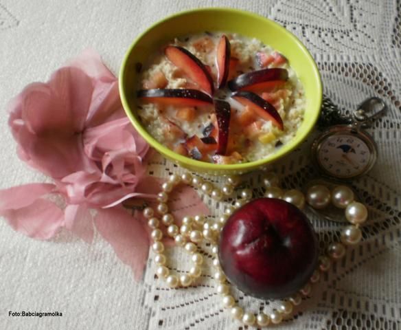 Bunia jada na śliwkowo : Bunia jada na śliwkowo :
