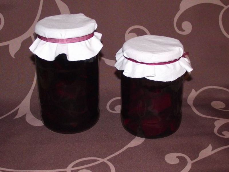 Buraczany zaczyn na zimę - czerwony barszcz  Buraczany zaczyn na zimę - czerwony barszcz