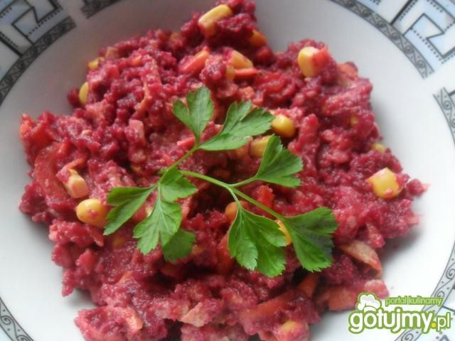 Buraczki czerwone z jabłkiem i kukurydzą Buraczki czerwone z jabłkiem i kukurydzą