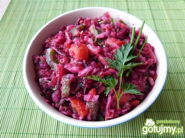 Buraczki czerwone z marynowaną papryką Buraczki czerwone z marynowaną papryką