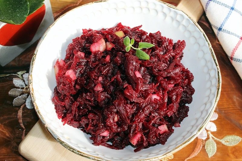 Buraczki pieczone z cebulą i olejem konopnym Buraczki pieczone z cebulą i olejem konopnym