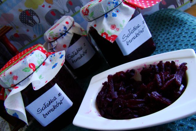 Buraczki w słoiczku