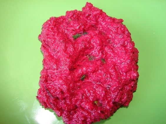 Buraczki z cebulką i bazylią