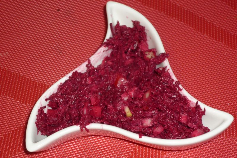 Buraczki z cebulką i papryką czerwoną