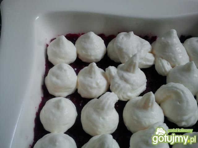 Buraczki z chrzanową bita śmietaną Buraczki z chrzanową bita śmietaną