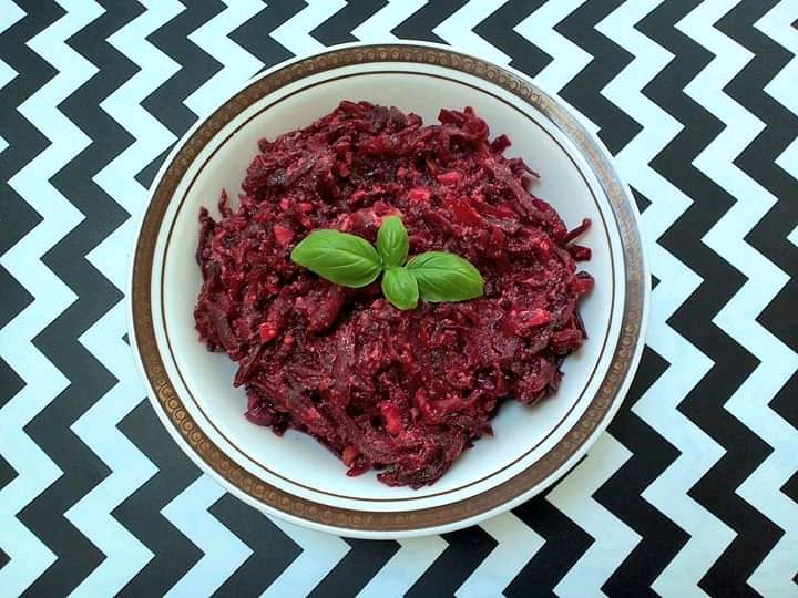 Buraczki z jogurtem i czosnkiem