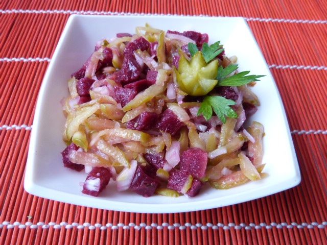 Buraczki z ogórkami do obiadu