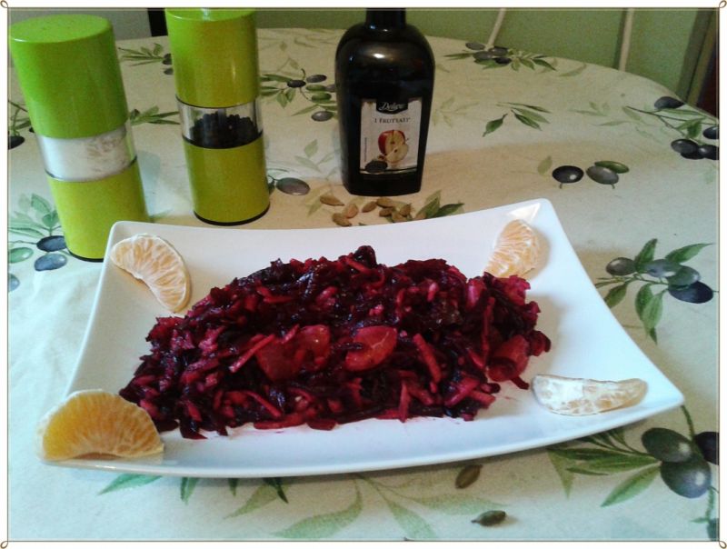 Buraczki z owocami i kardamonem