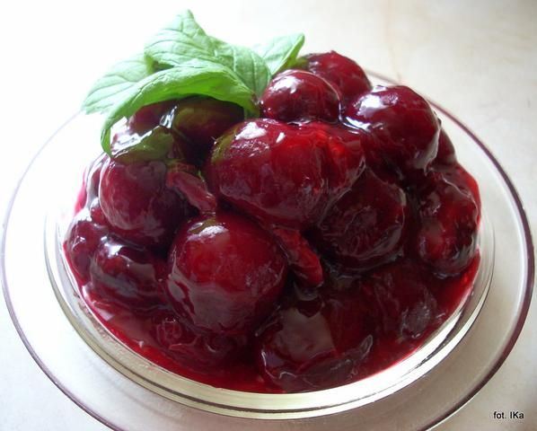 Buraczki z wiśniami  Buraczki z wiśniami