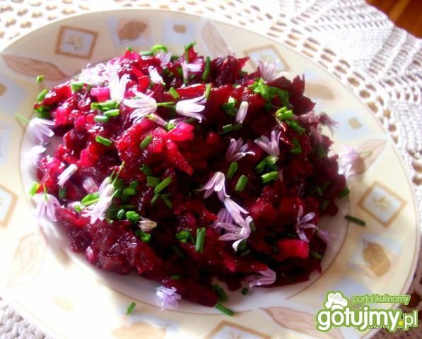 Buraczki ze szczypiorkiem i cebulką