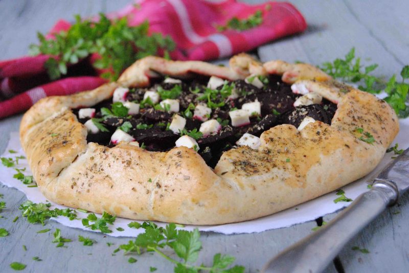 Buraczkowa tarta rustykalna