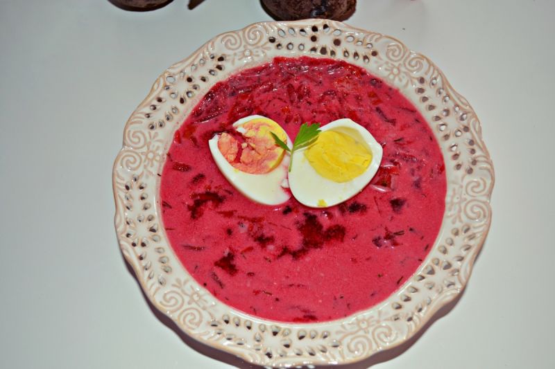 Buraczkowa z jajkiem