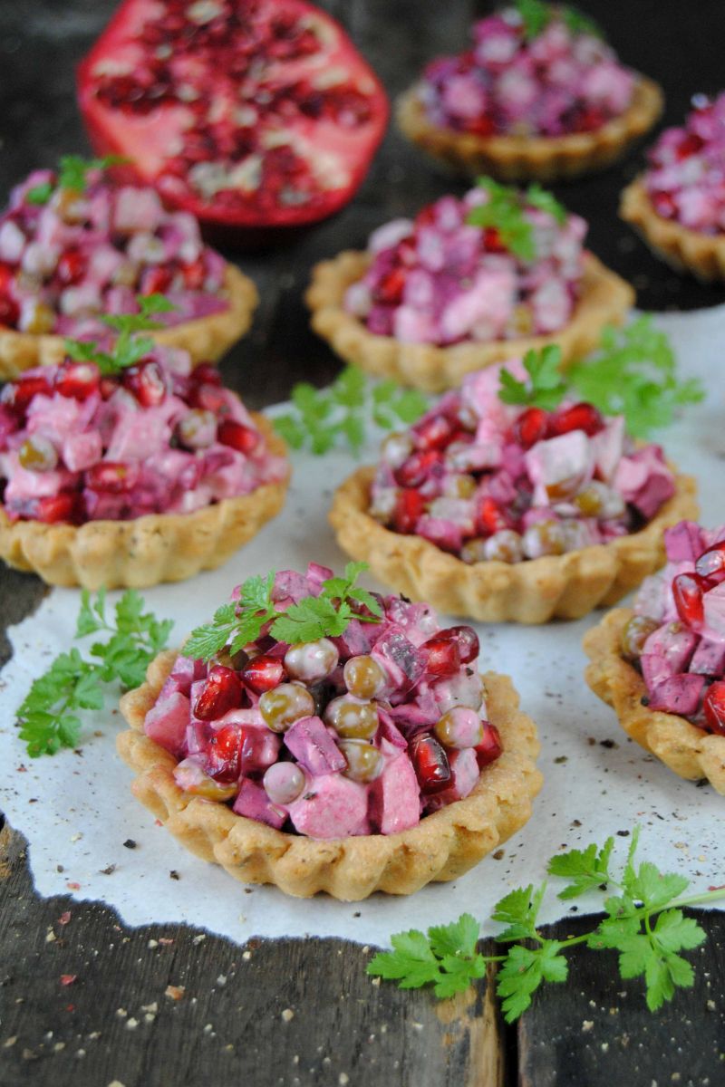 Buraczkowo-śledziowe tartaletki