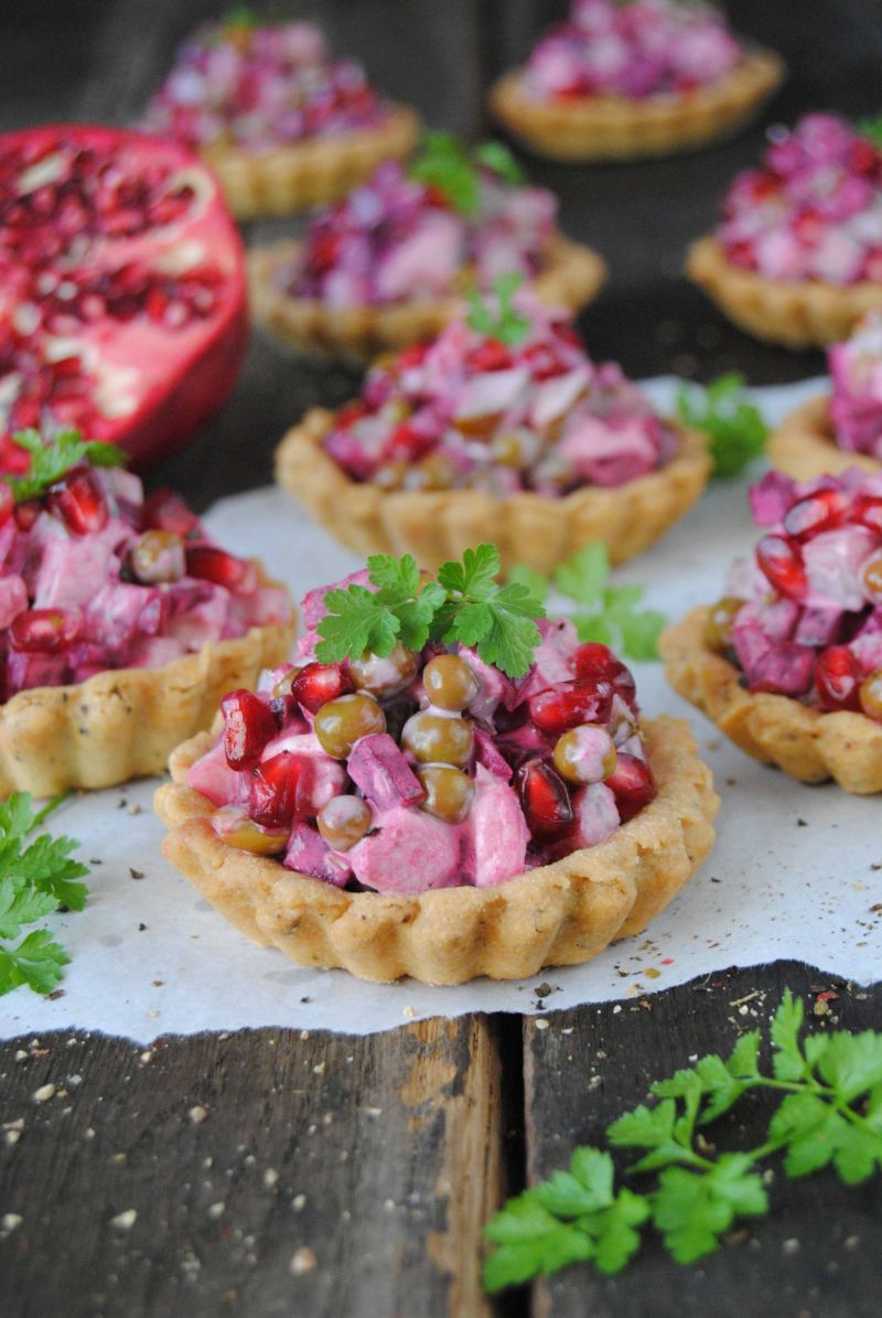 Buraczkowo-śledziowe tartaletki