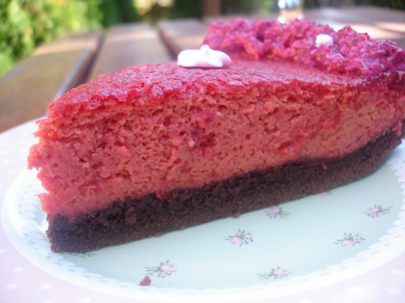 Buraczkowy sernik na kakaowym spodzie