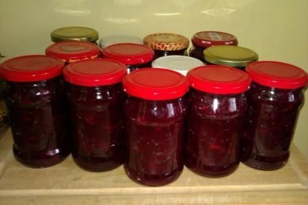Buraki z papryką i cebulą do słoików