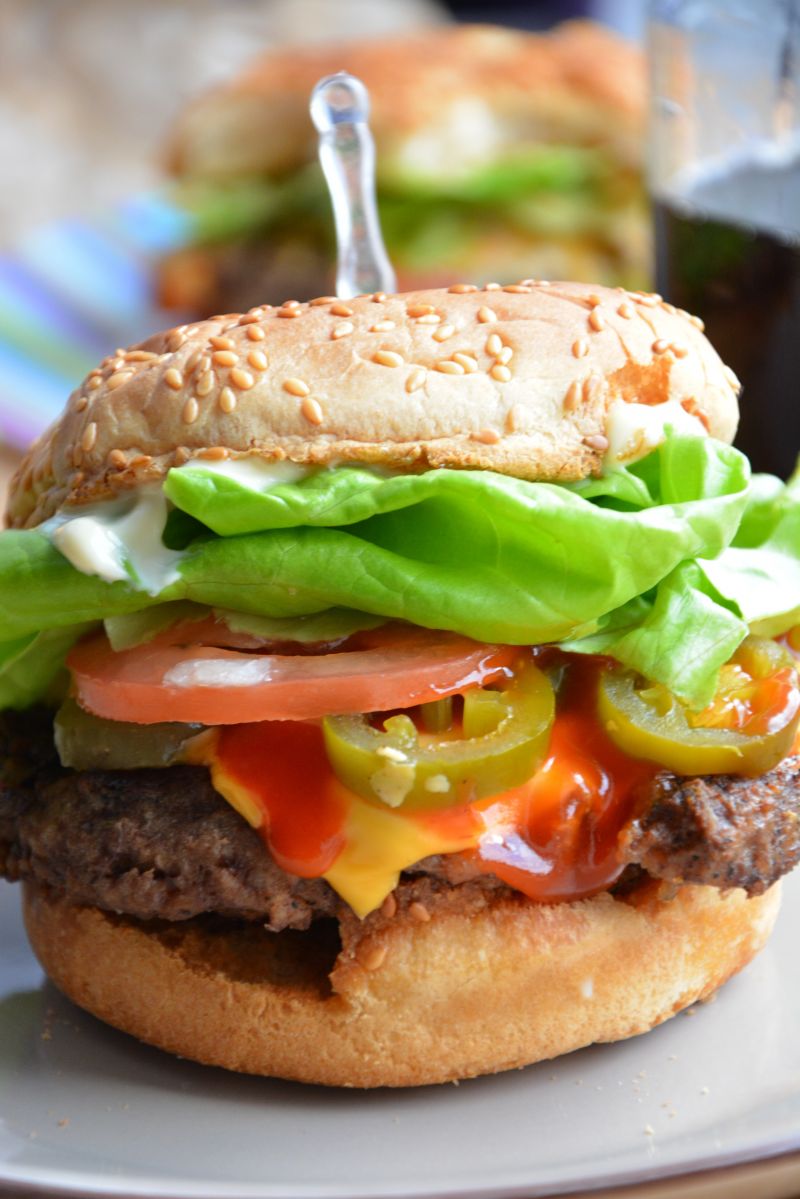 Burger chili and cheese 