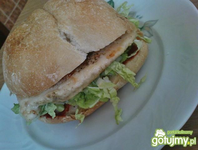Burger z piersi kurczaka  Burger z piersi kurczaka