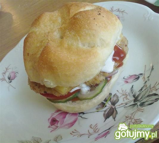 Burger z sosem czosnkowym Burger z sosem czosnkowym