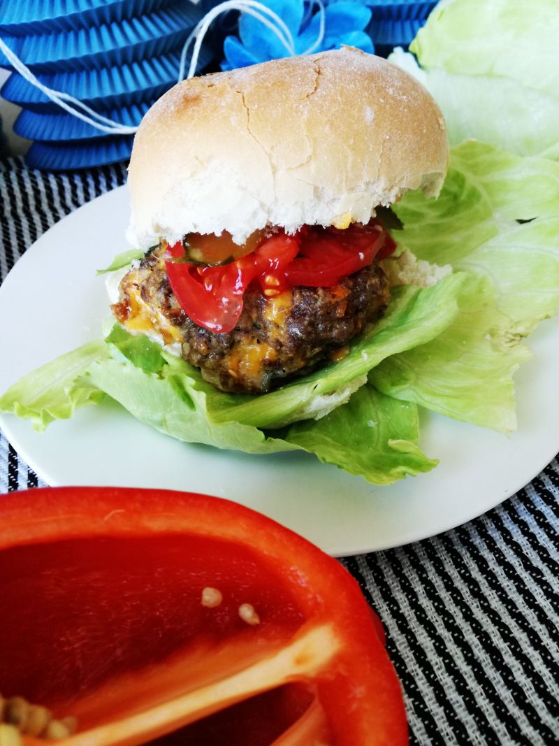 Burgery wołowe z fetą Burgery wołowe z fetą