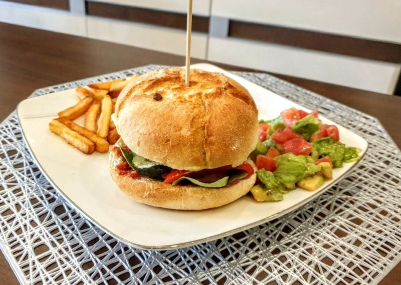 Burgery wołowe ze szparagami  Burgery wołowe ze szparagami