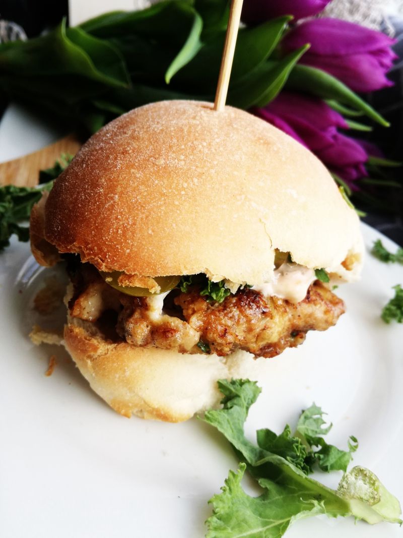 Burgery z duszonymi pieczarkami Burgery z duszonymi pieczarkami