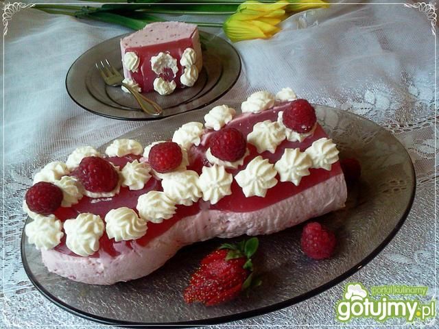 Butelkowy sernik na zimno z malinami 