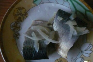 Całe śledzie marynowane