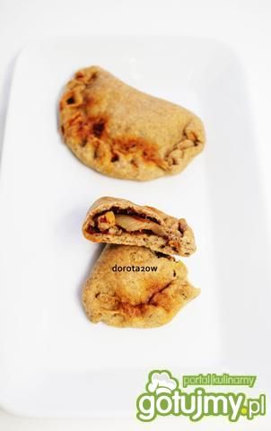 Calzone z cebulką i tofu Calzone z cebulką i tofu