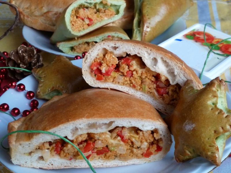 Calzone, zielone rożki i gwiazdki