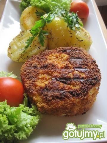 Camembert panierowany z kartoflami