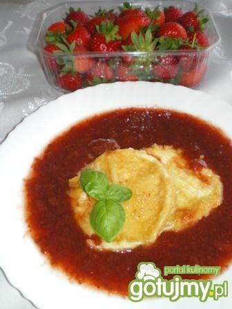 Camembert smażony z truskawkami