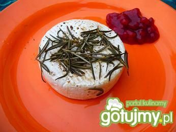 Camembert z grilla z rozmarynem Camembert z grilla z rozmarynem