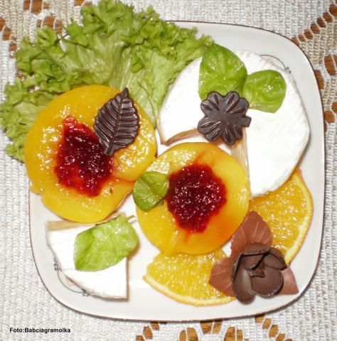 Camembert ze słodkimi dodatkami