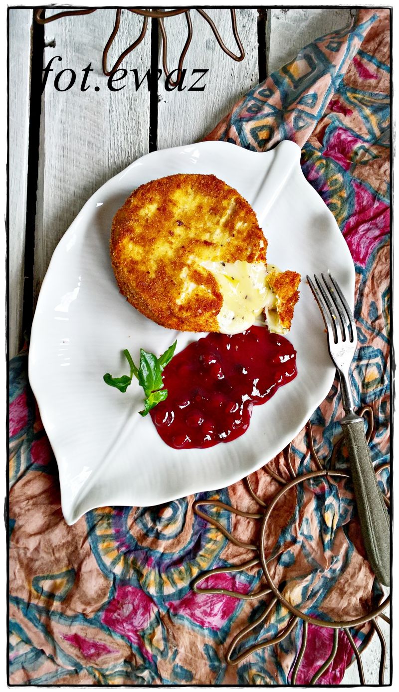 Camembert ziołowy panierowany Camembert ziołowy panierowany