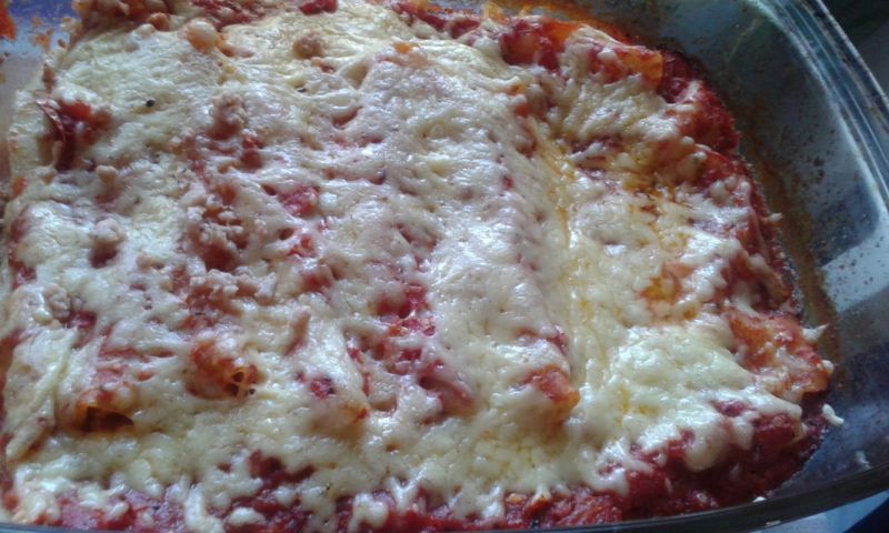 Cannelloni z mięsem mielonym w pomidorach Cannelloni z mięsem mielonym w pomidorach
