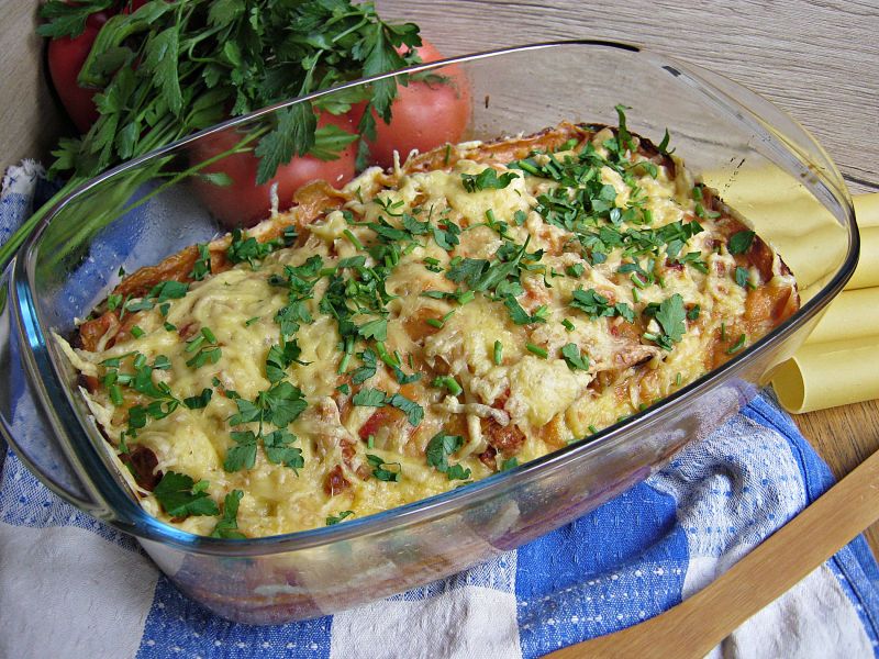 Cannelloni z pomidorowym beszamelem